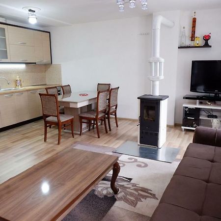 Hotel Kings Apartments Bajram Curri Extérieur photo