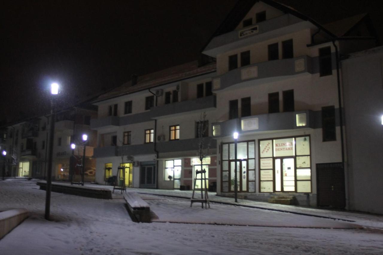 Hotel Kings Apartments Bajram Curri Extérieur photo