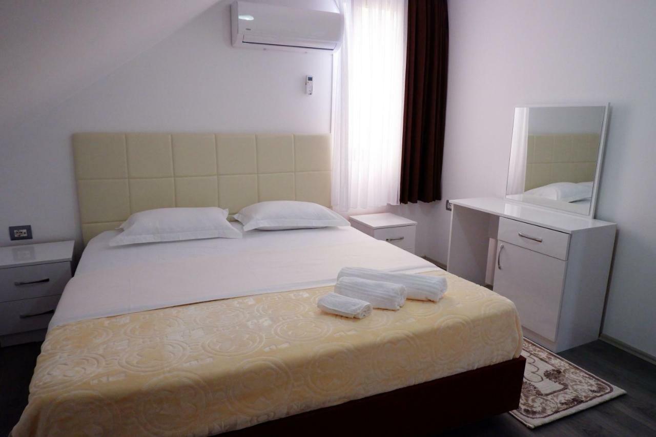 Hotel Kings Apartments Bajram Curri Extérieur photo