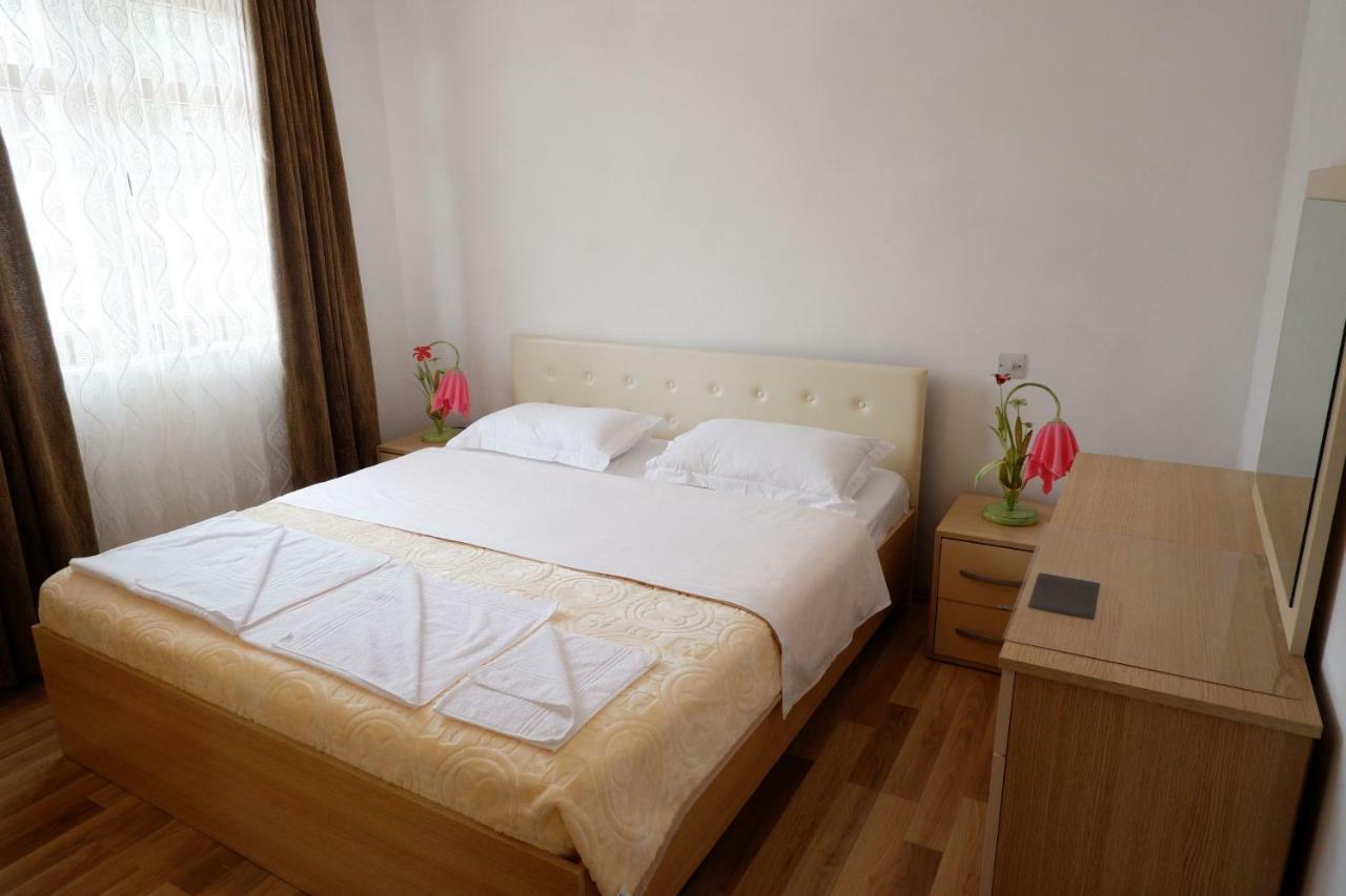 Hotel Kings Apartments Bajram Curri Extérieur photo