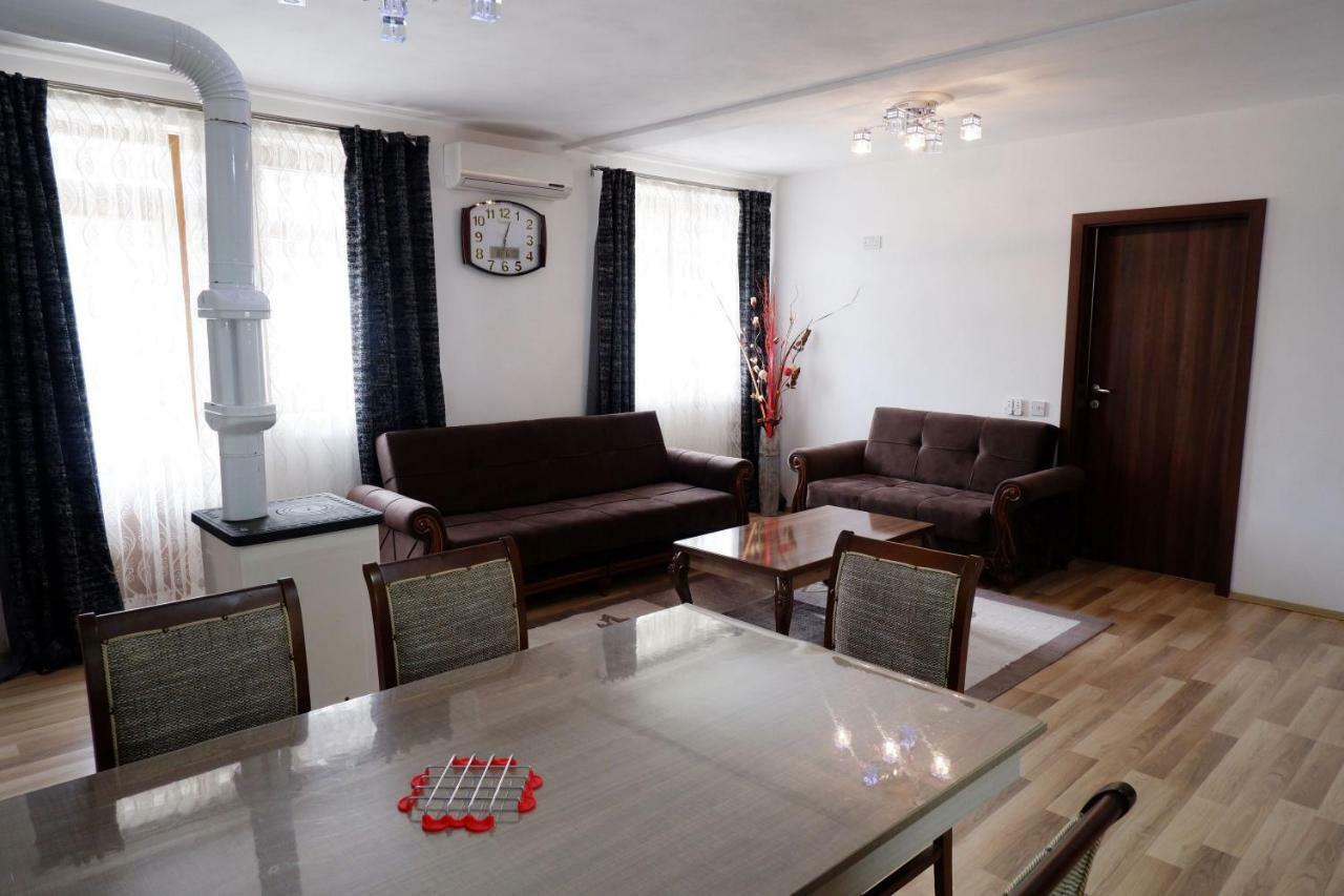 Hotel Kings Apartments Bajram Curri Extérieur photo