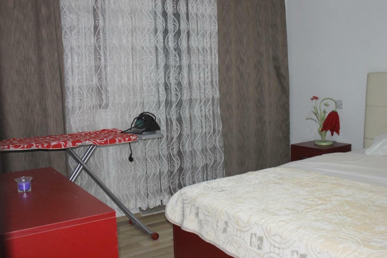 Hotel Kings Apartments Bajram Curri Extérieur photo
