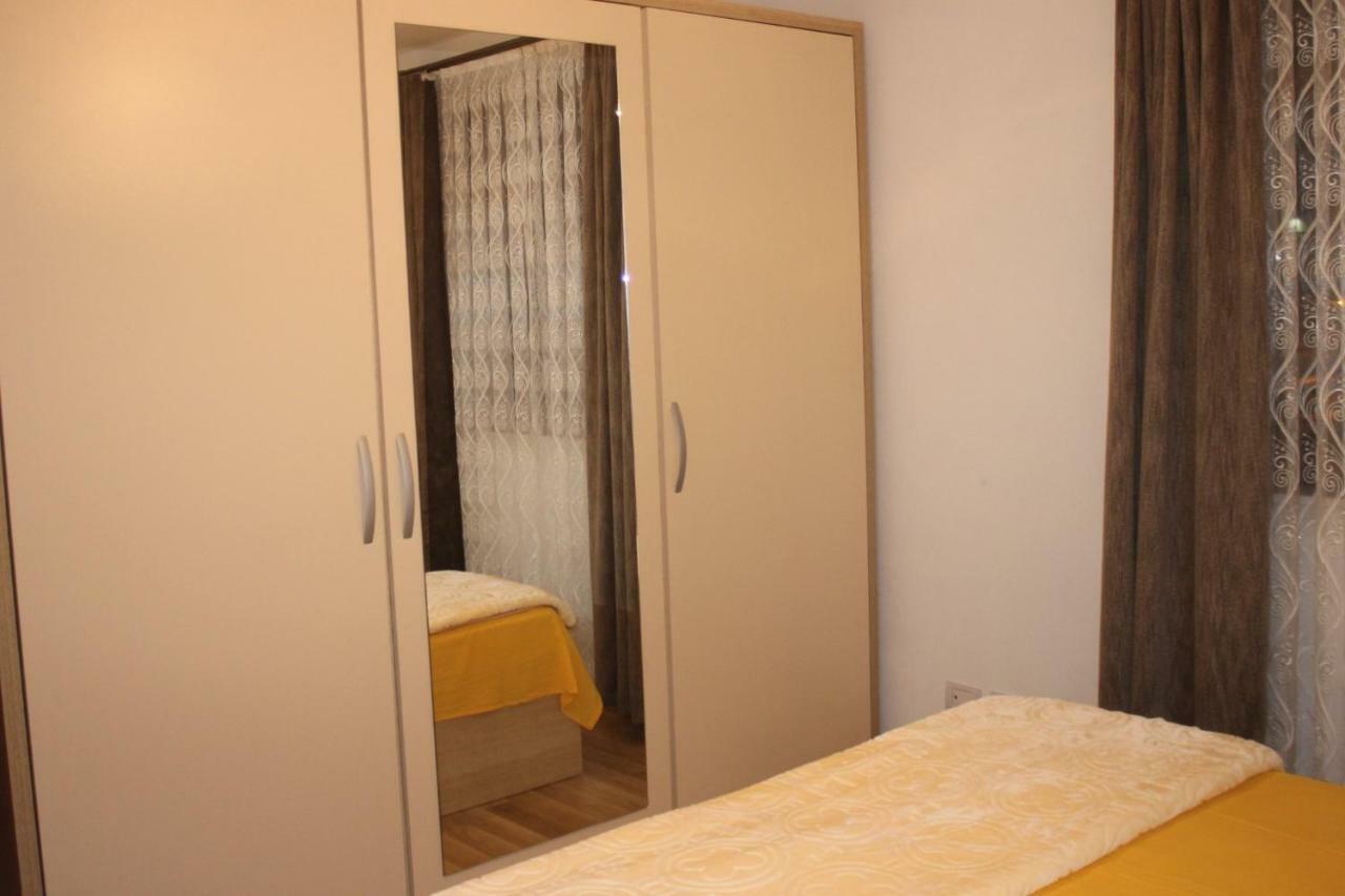 Hotel Kings Apartments Bajram Curri Extérieur photo