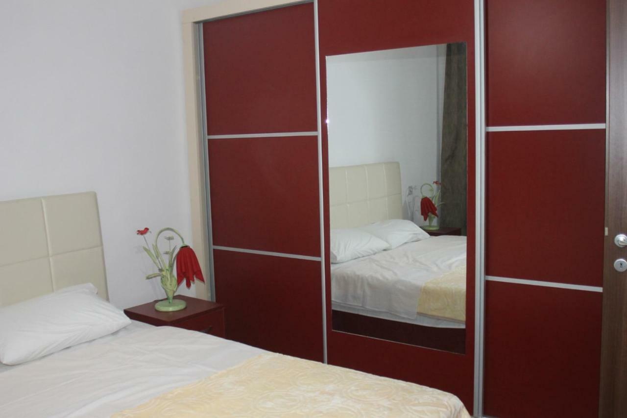 Hotel Kings Apartments Bajram Curri Extérieur photo