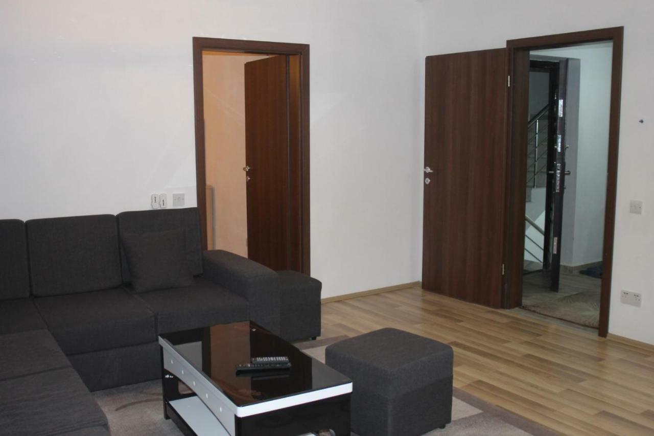 Hotel Kings Apartments Bajram Curri Extérieur photo