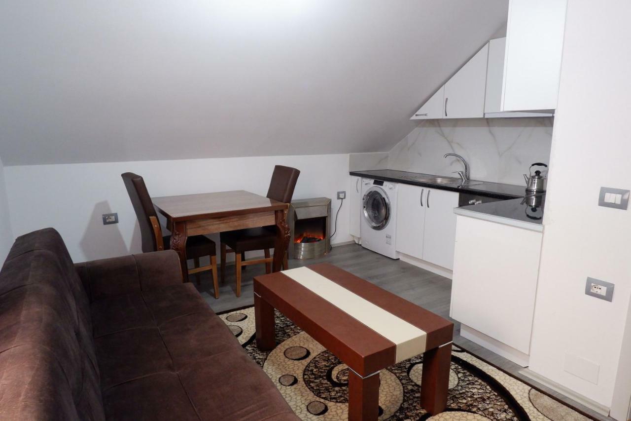 Hotel Kings Apartments Bajram Curri Extérieur photo