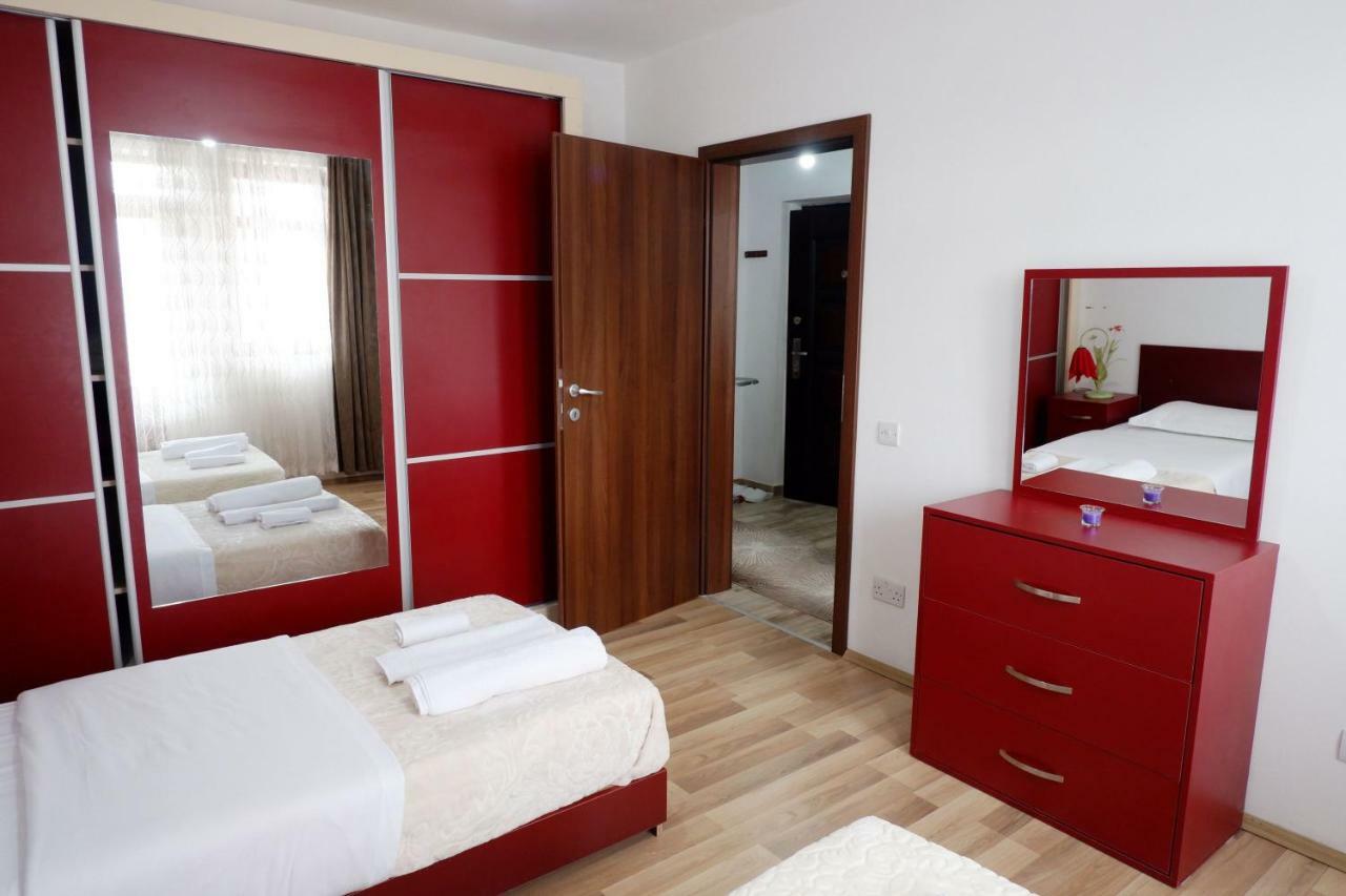 Hotel Kings Apartments Bajram Curri Extérieur photo
