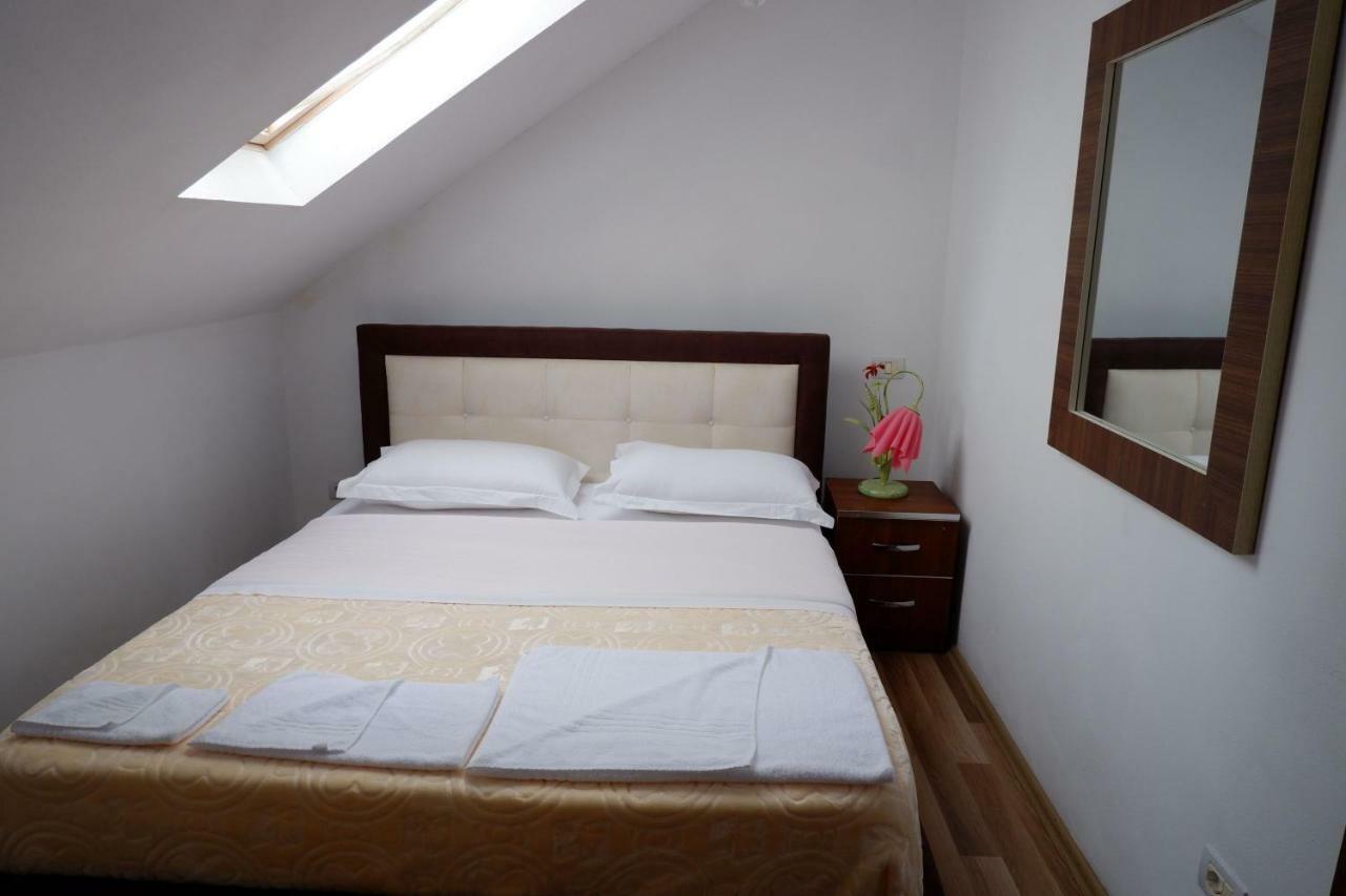 Hotel Kings Apartments Bajram Curri Extérieur photo